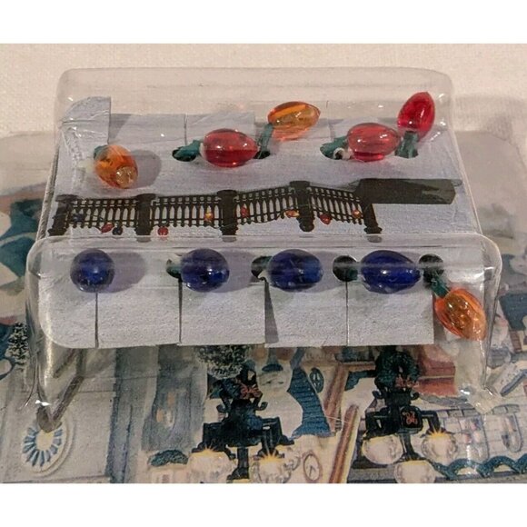 2 Holiday Expressions Christmas Lamp Posts Santa Global Lights Village House Set - Picture 12 of 14